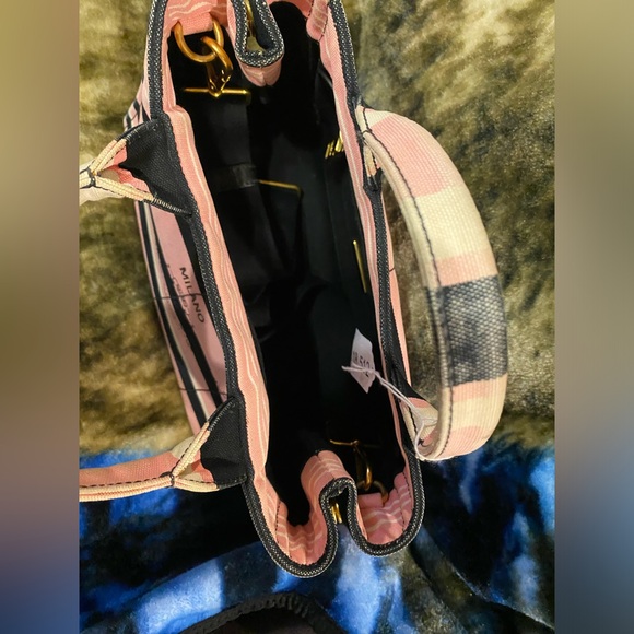 ✨ Prada Pink and Black Handbag with Shoulder strap ✨ - Picture 6 of 6